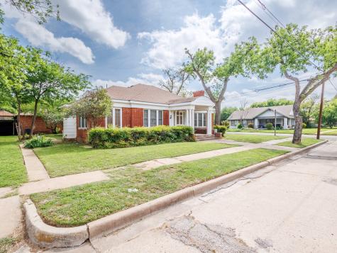 615 W Liveoak Street Coleman TX 76834