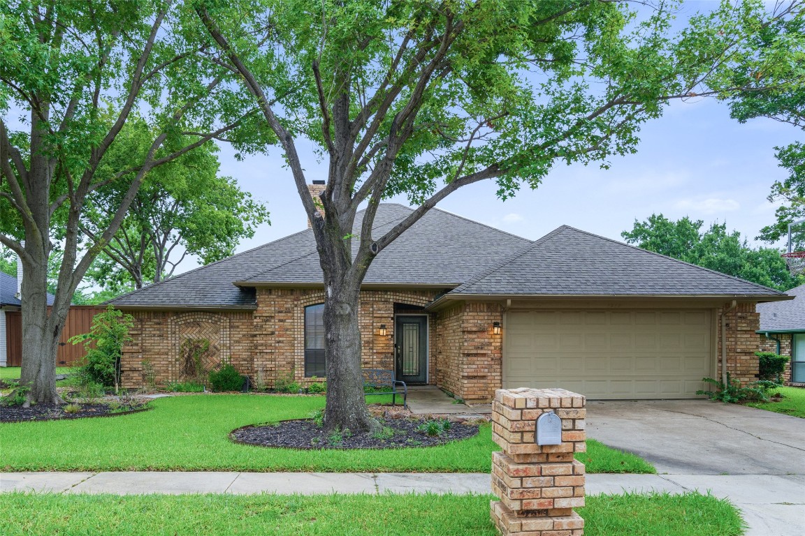 1217 Wedglea Drive Bedford TX 76021