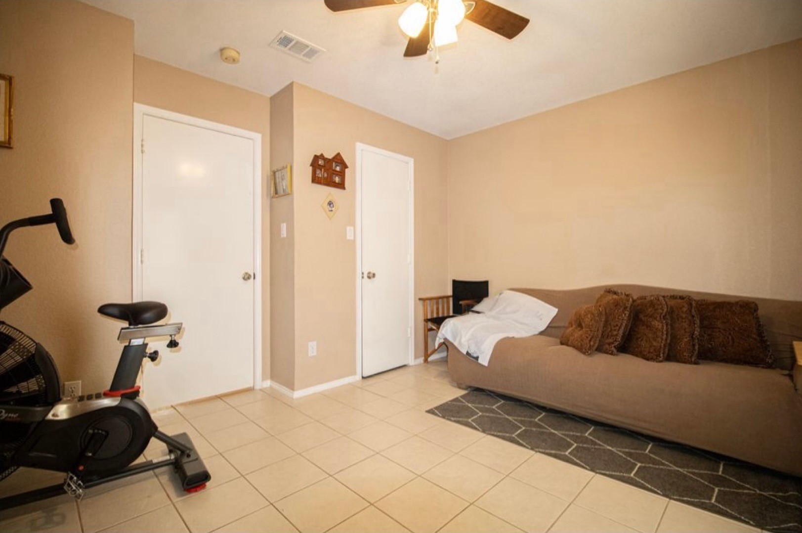 1363 Yorkshire Street Fort Worth TX 76134