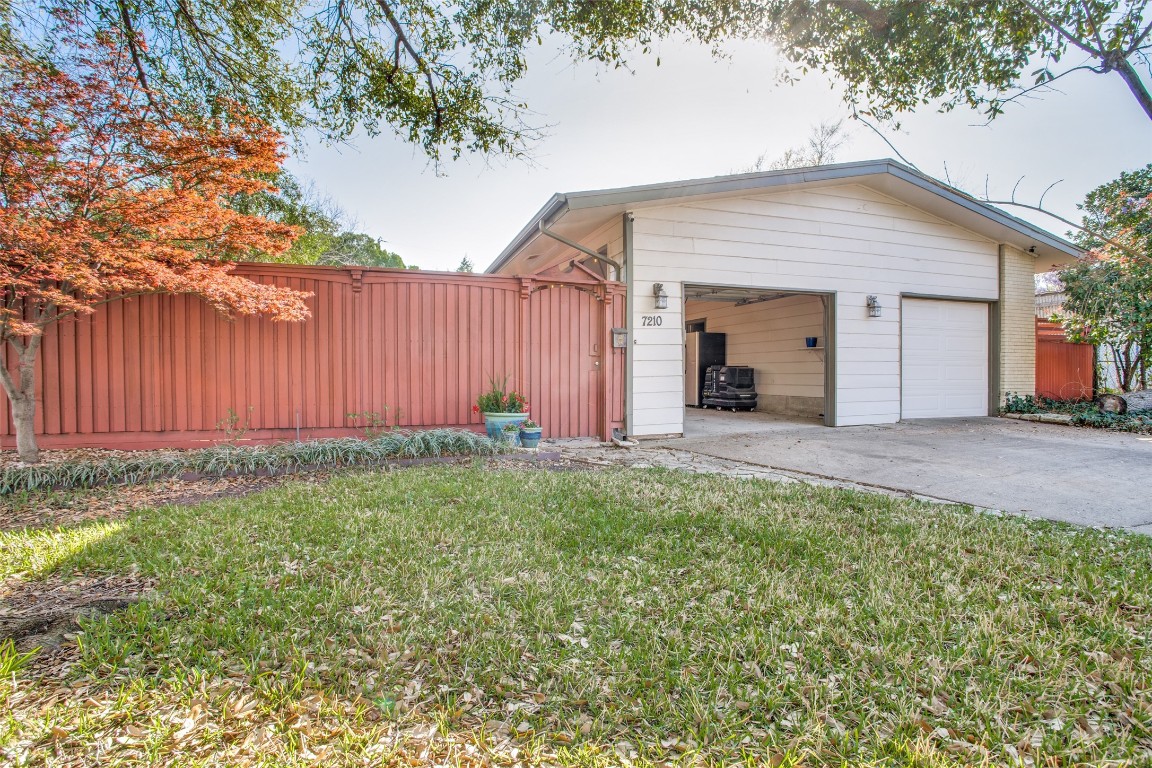 7210 Lehigh Drive Dallas TX 75214