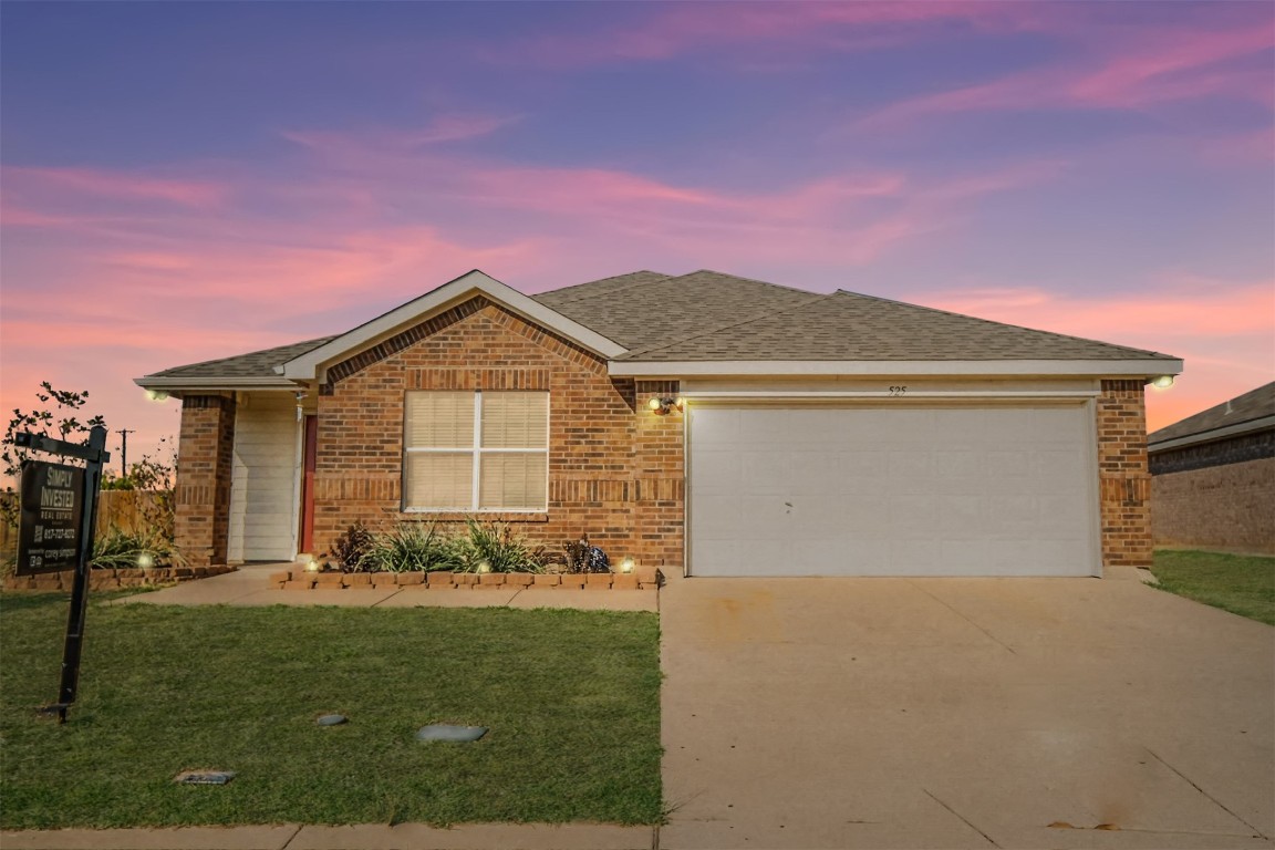 525 Fairbrook Lane Fort Worth TX 76140