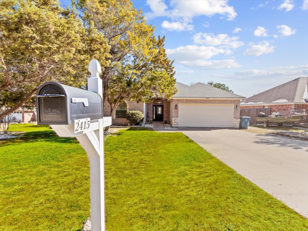2415 Woodcrest Court Granbury TX 76048