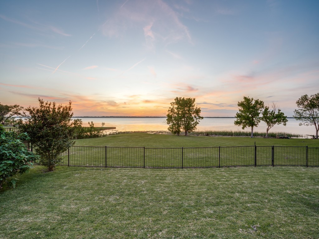 1804 S Lakeshore Drive Rockwall TX 75087
