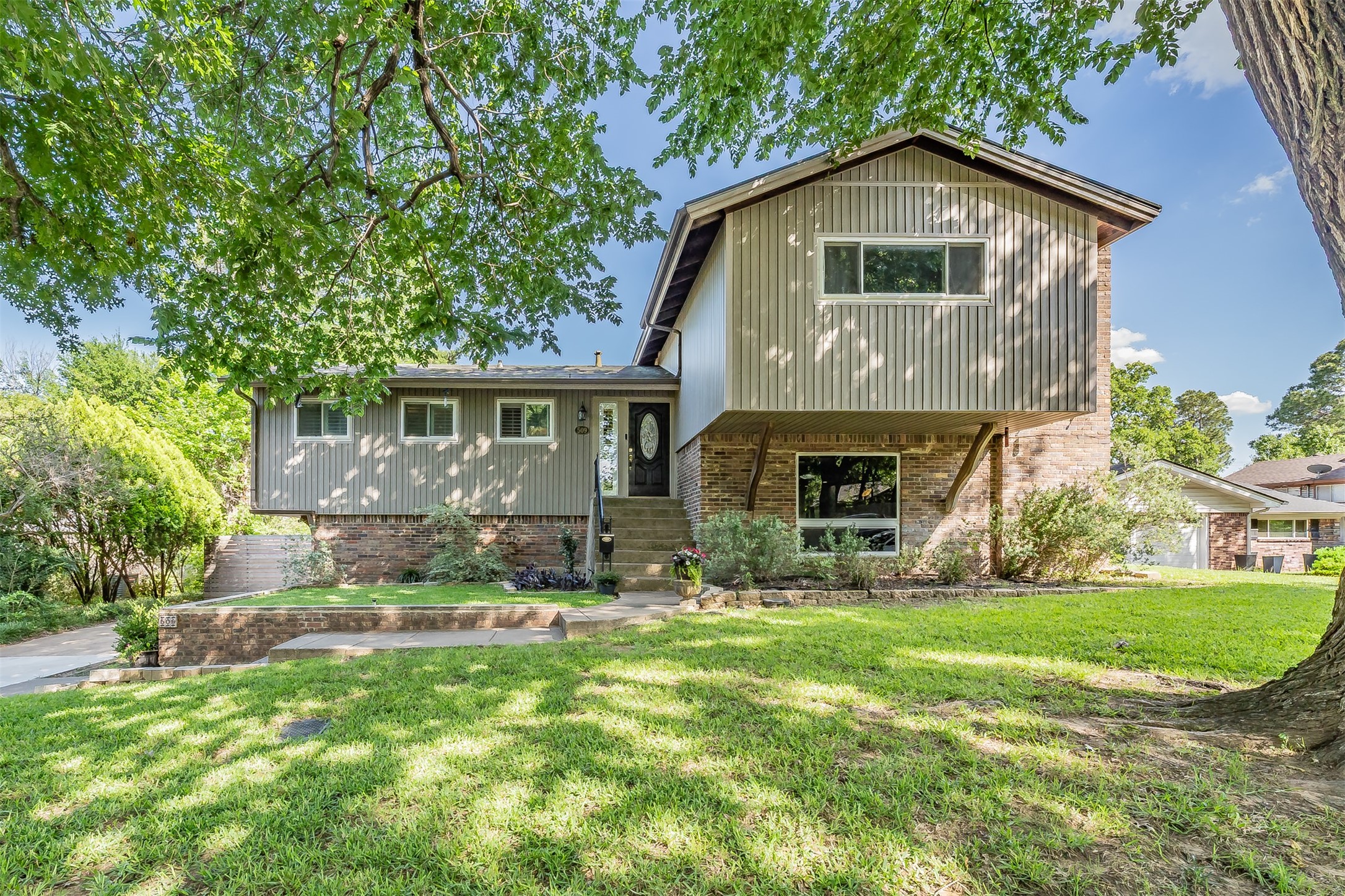 509 Westcliff Drive Euless TX 76040