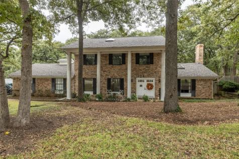 1104 Oakwood Circle Keller TX 76248