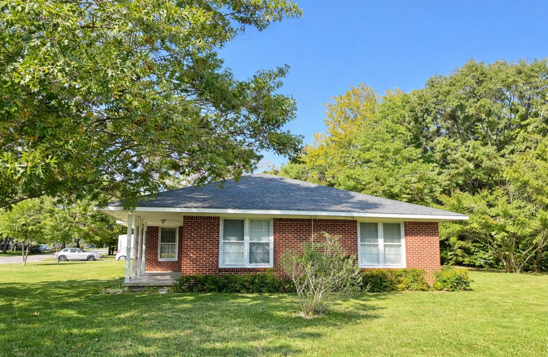 724 S Rusk Street Gainesville TX 76240