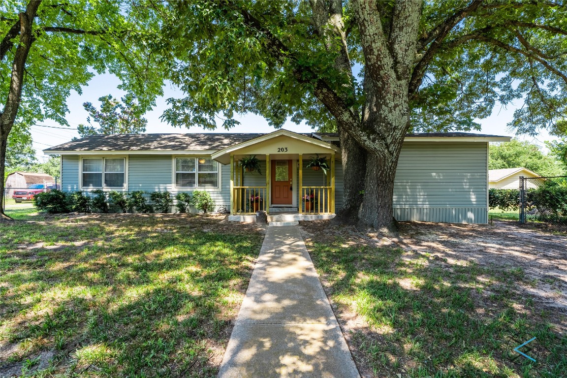 203 Lynn Creek Cove Mabank TX 75156