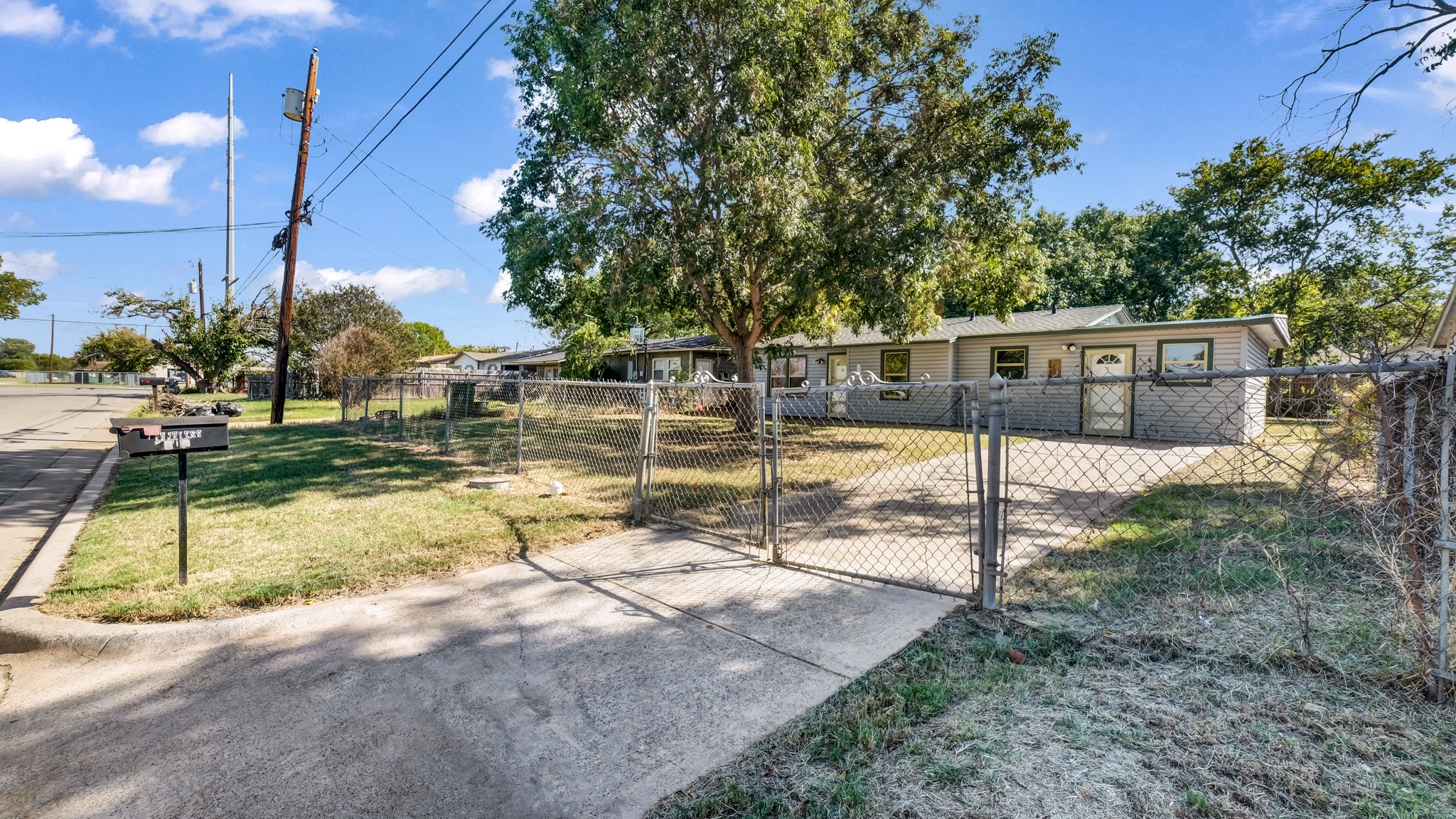 1404 SE 12th Street Mineral Wells TX 76067