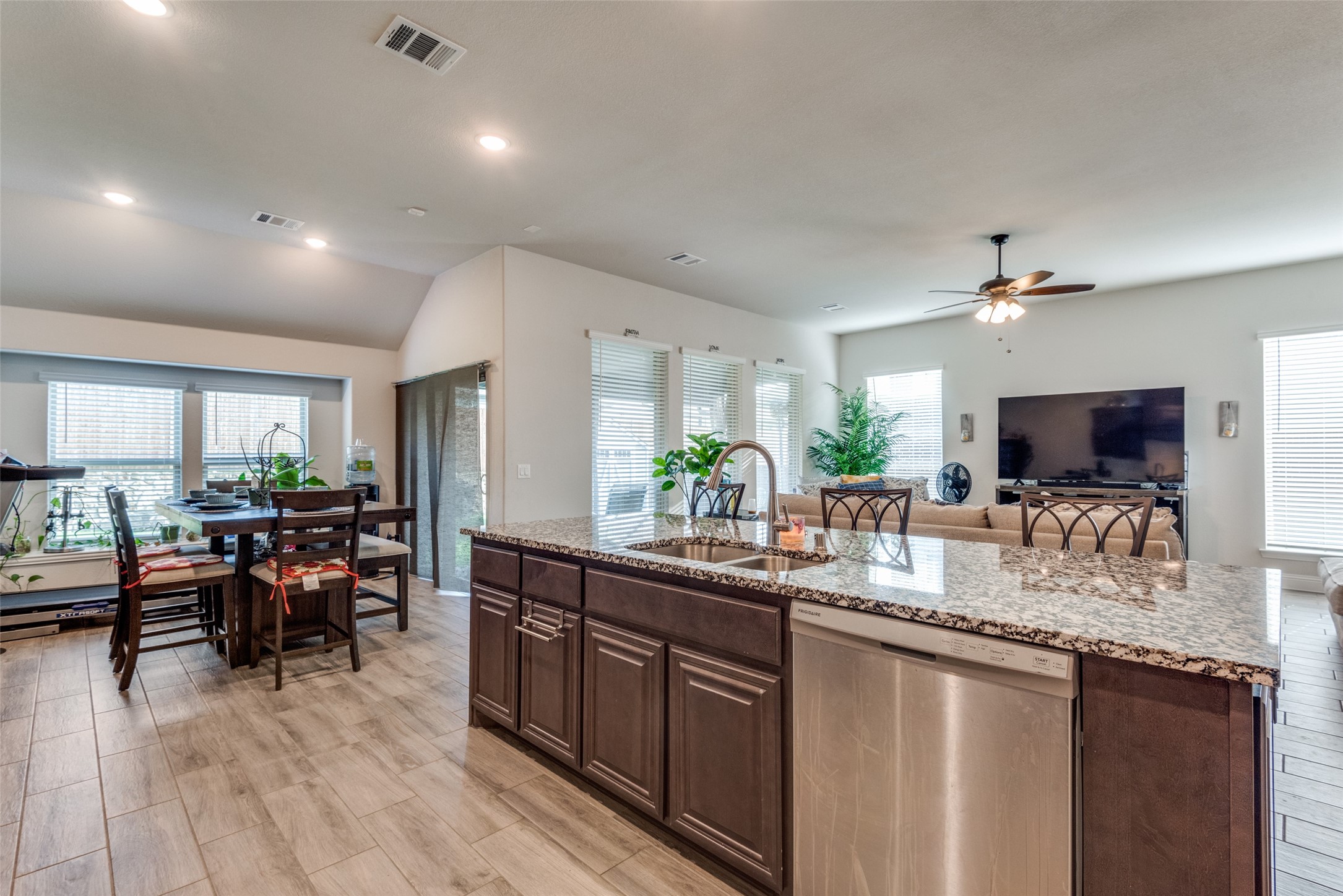 1003 Creekhaven Lane Mansfield TX 76063