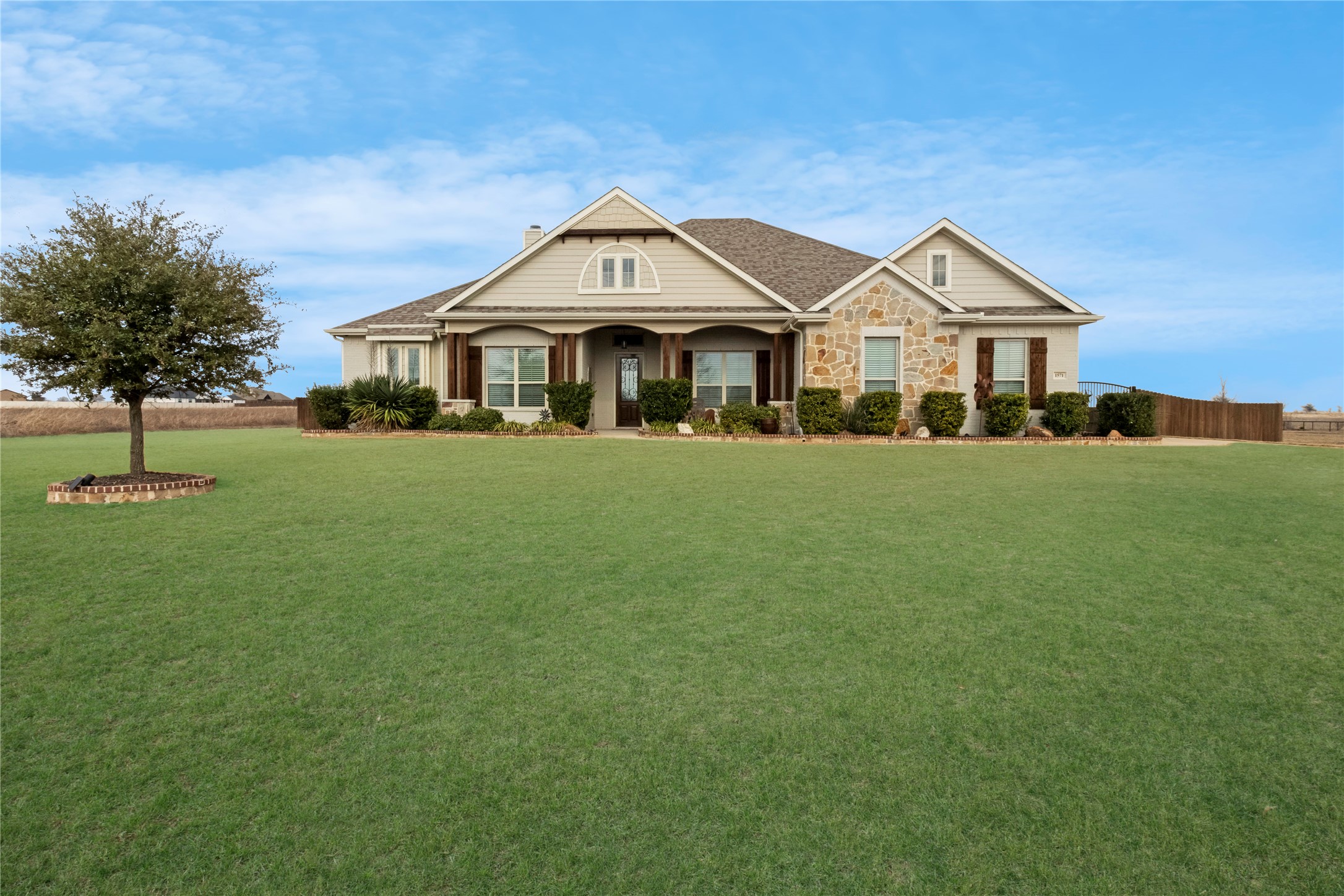 1571 E Highland Road Waxahachie TX 75167