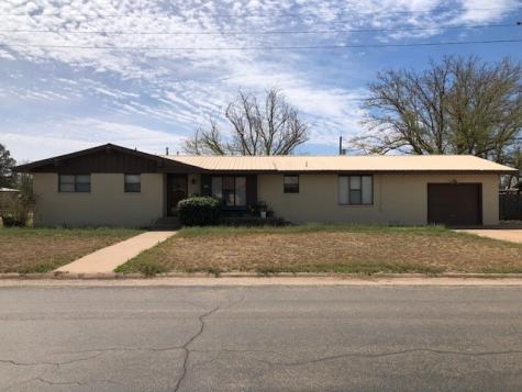 401 Clairemont Street Jayton TX 79528