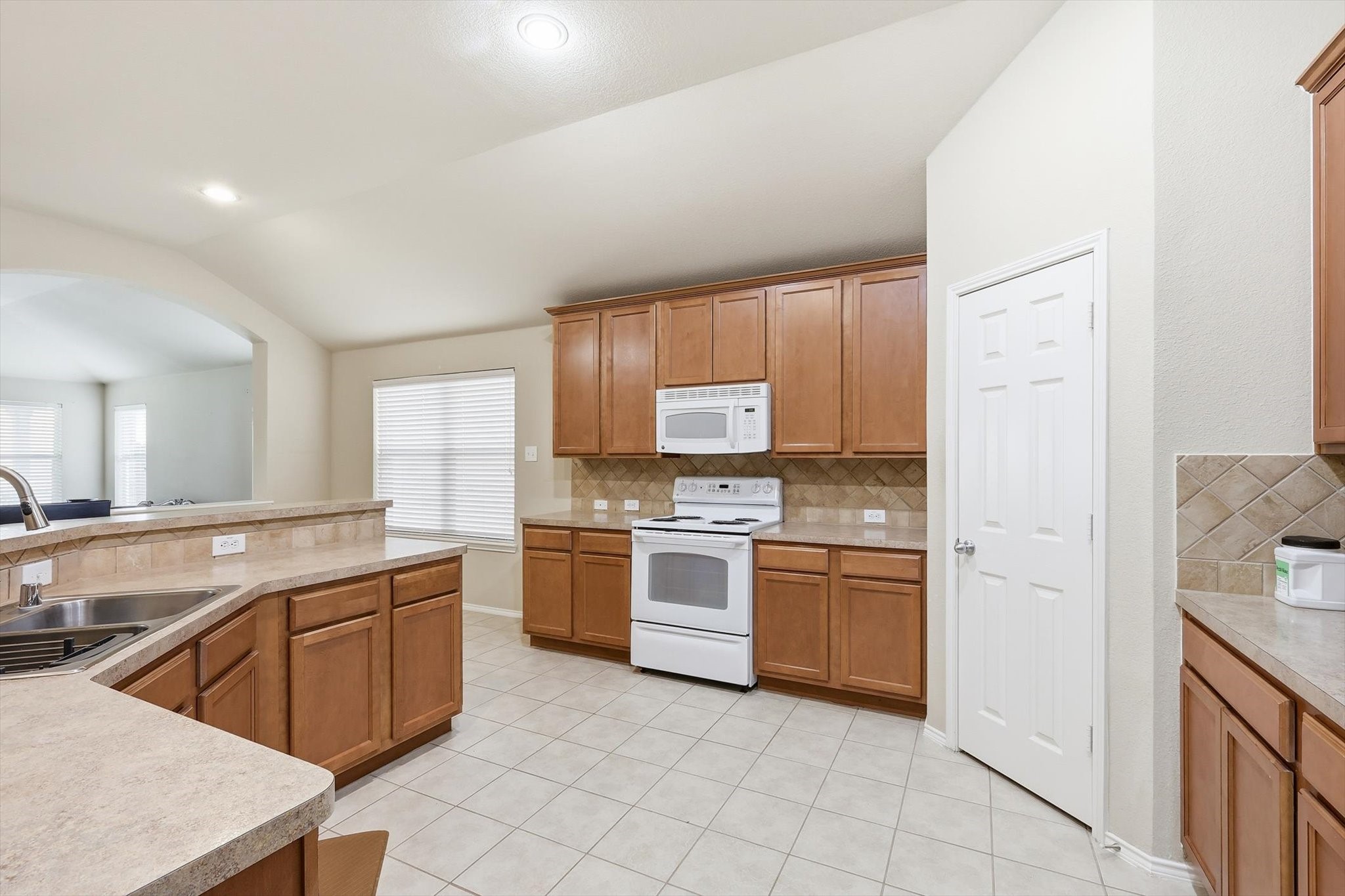 9125 Rainland Court Arlington TX 76002