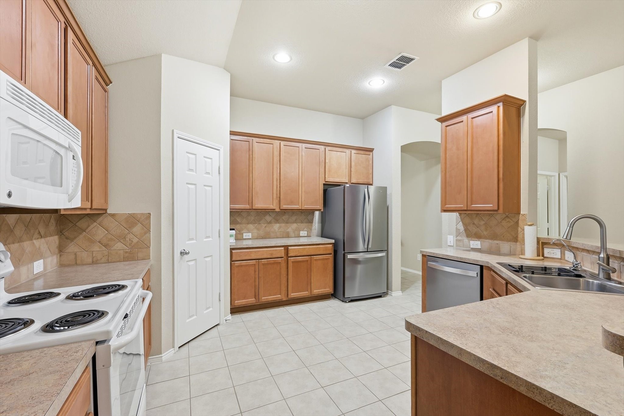 9125 Rainland Court Arlington TX 76002