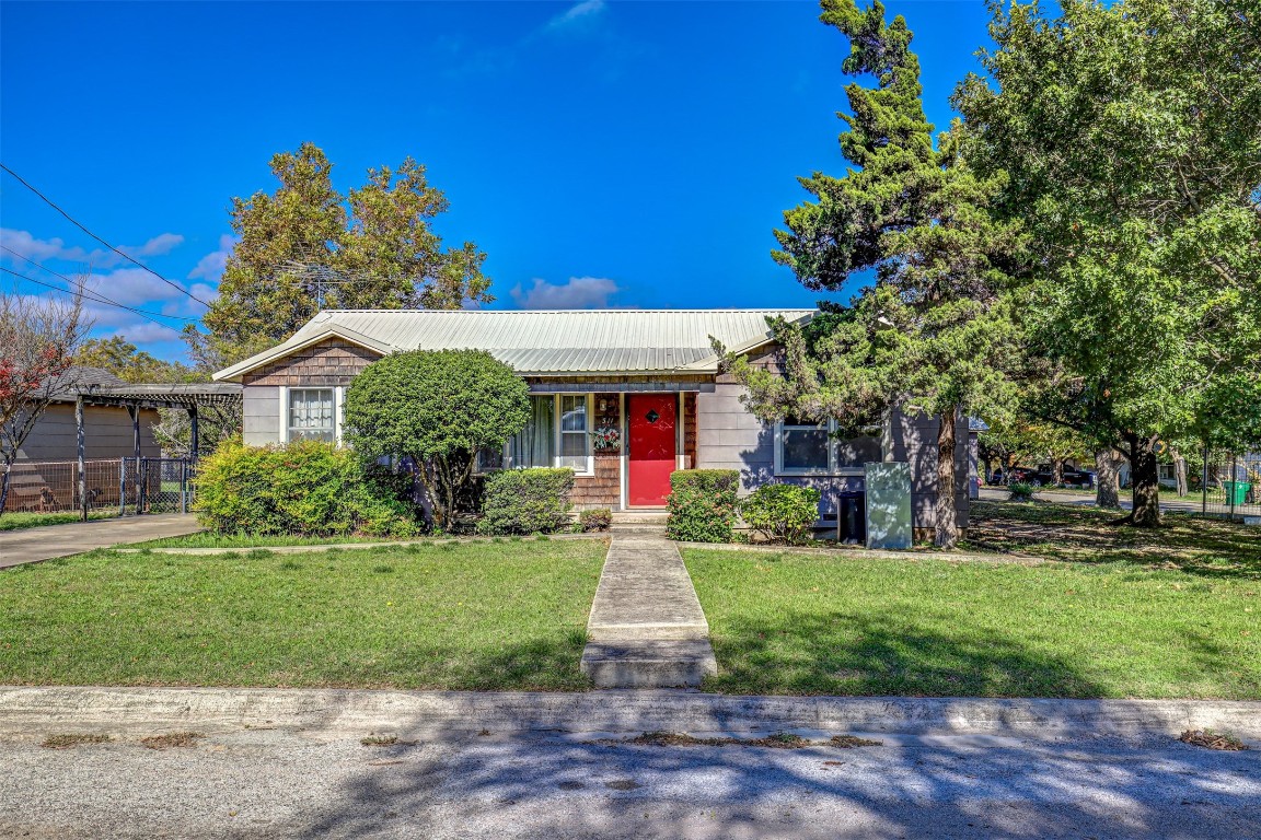 311 E Cottonwood Street Decatur TX 76234