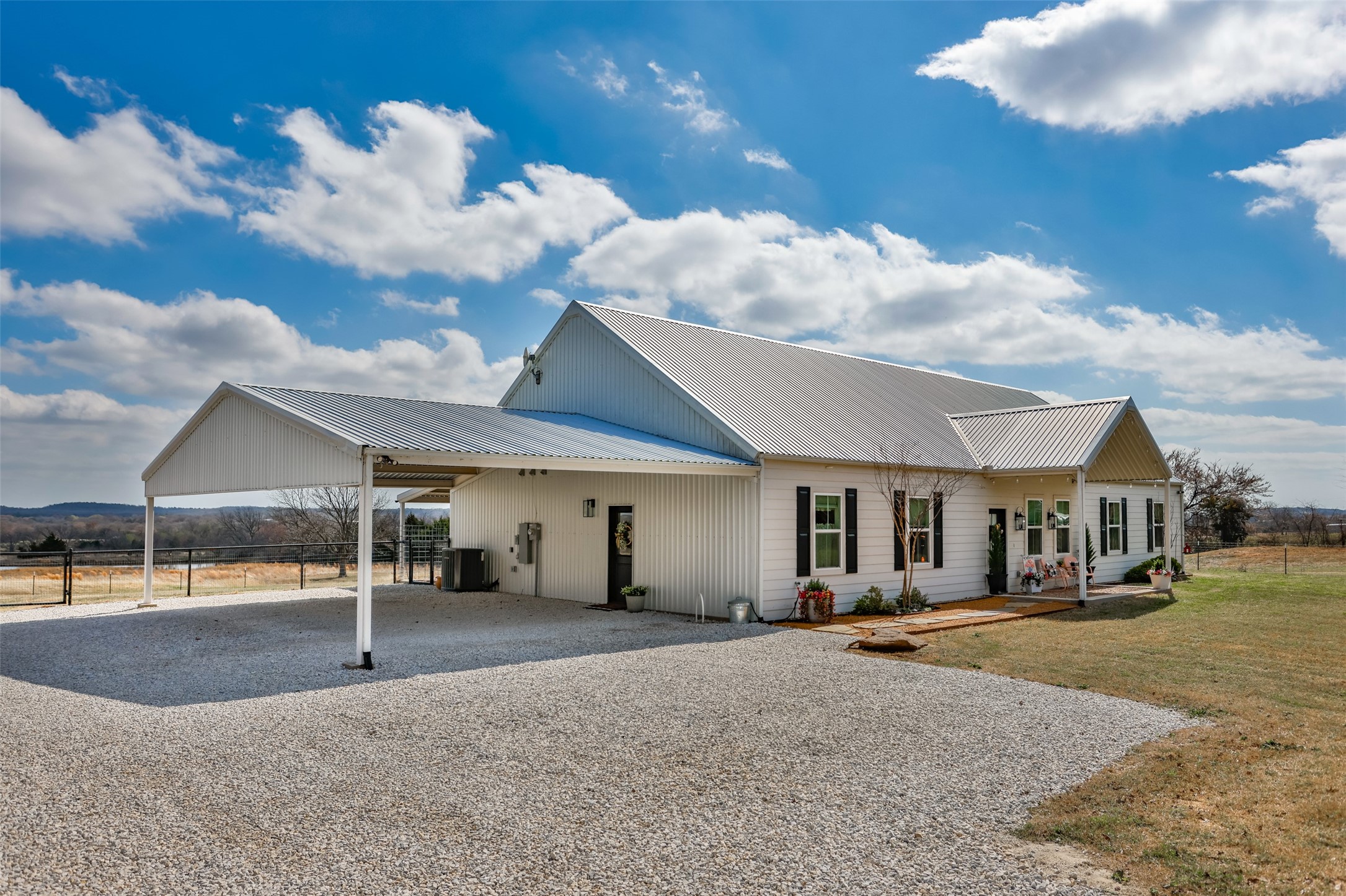 646 County Road 2121 Gainesville TX 76240