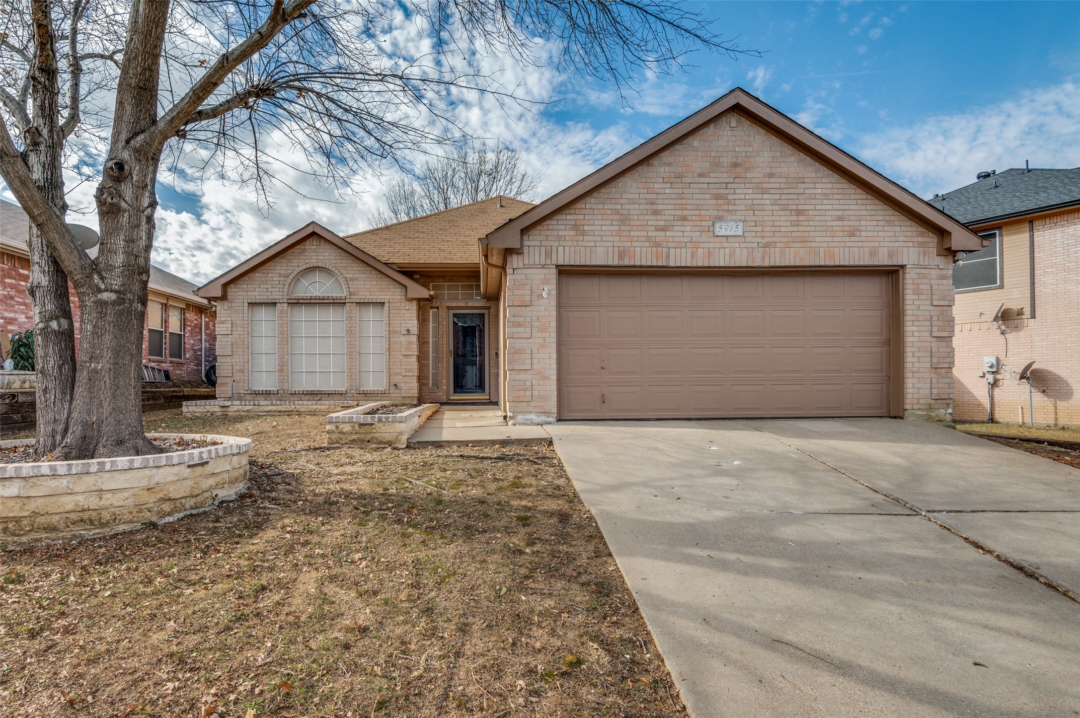 5915 Naravista Drive Dallas TX 75249