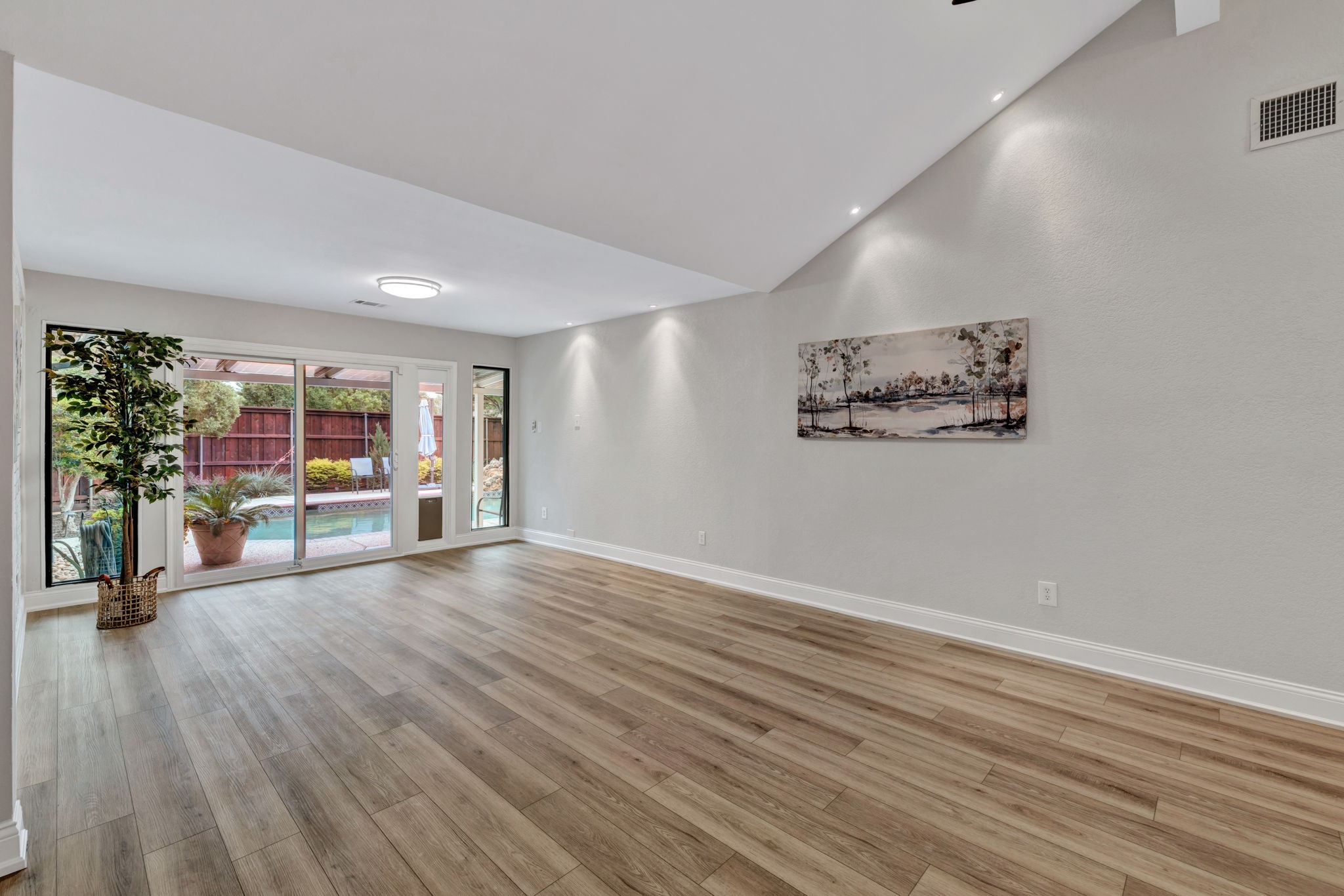 2000 Lavaca Carrollton TX 75010