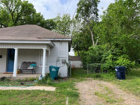 215 Maple Street Denton TX 76201