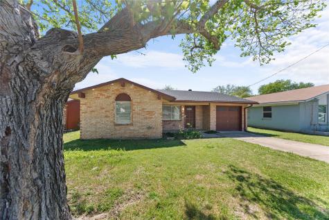 1821 Armstead Avenue Grand Prairie TX 75051