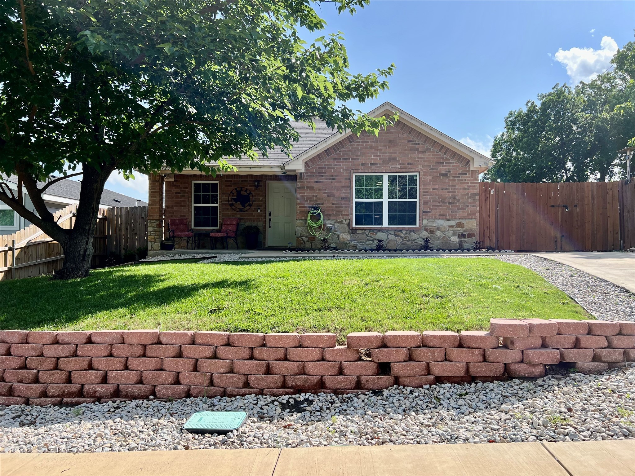 2725 NW 16th Street Fort Worth TX 76106