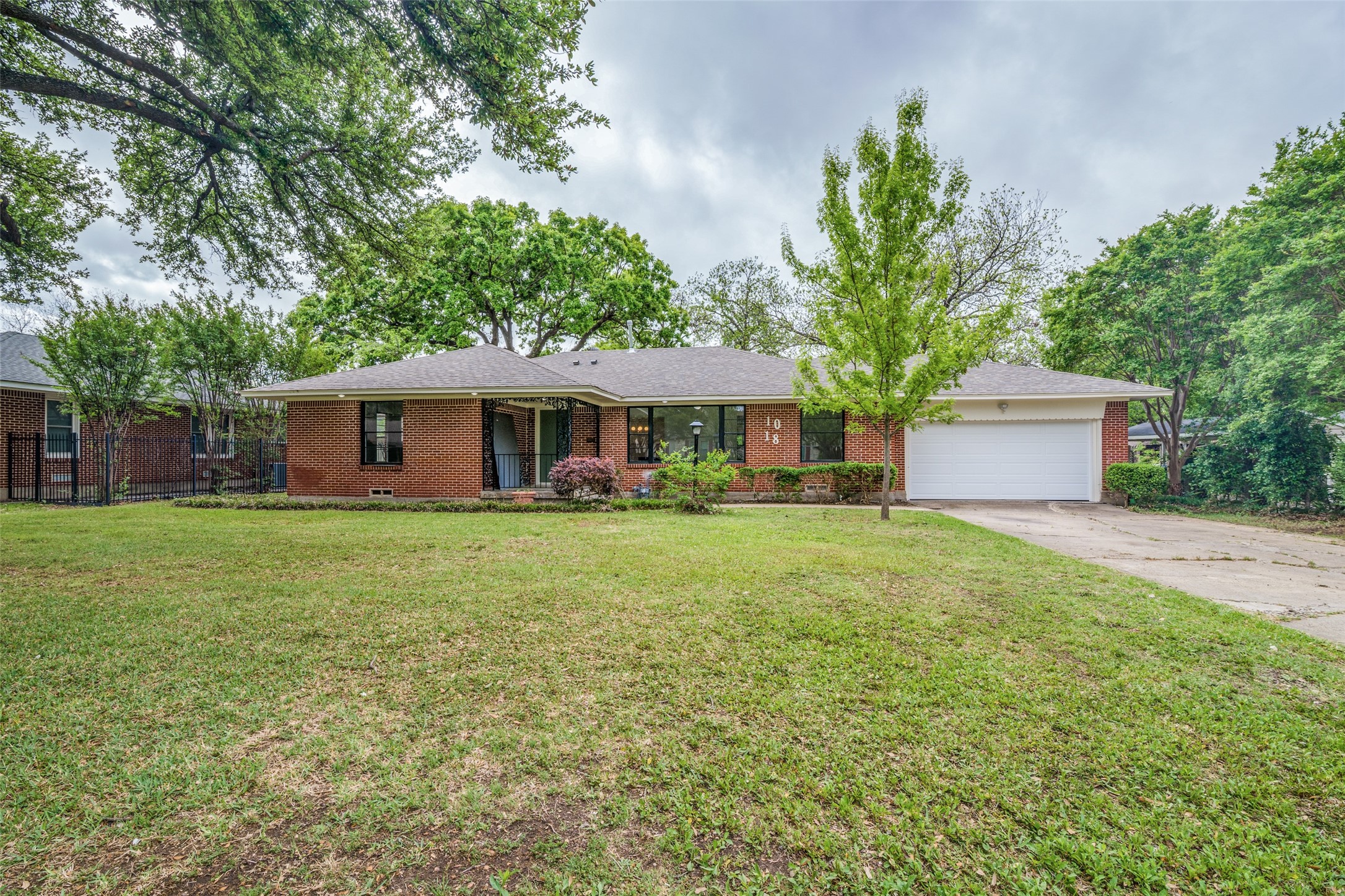 1018 W Avenue F Garland TX 75040