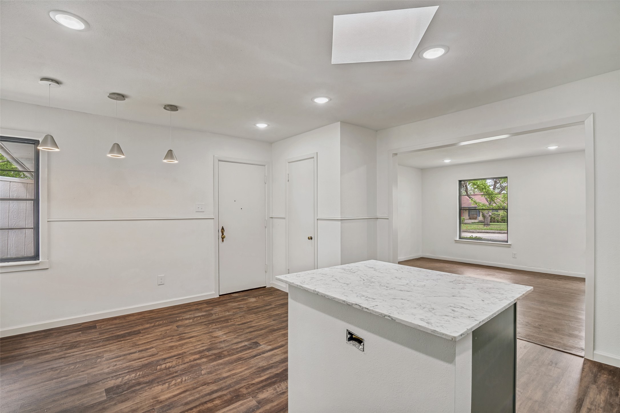 1018 W Avenue F Garland TX 75040