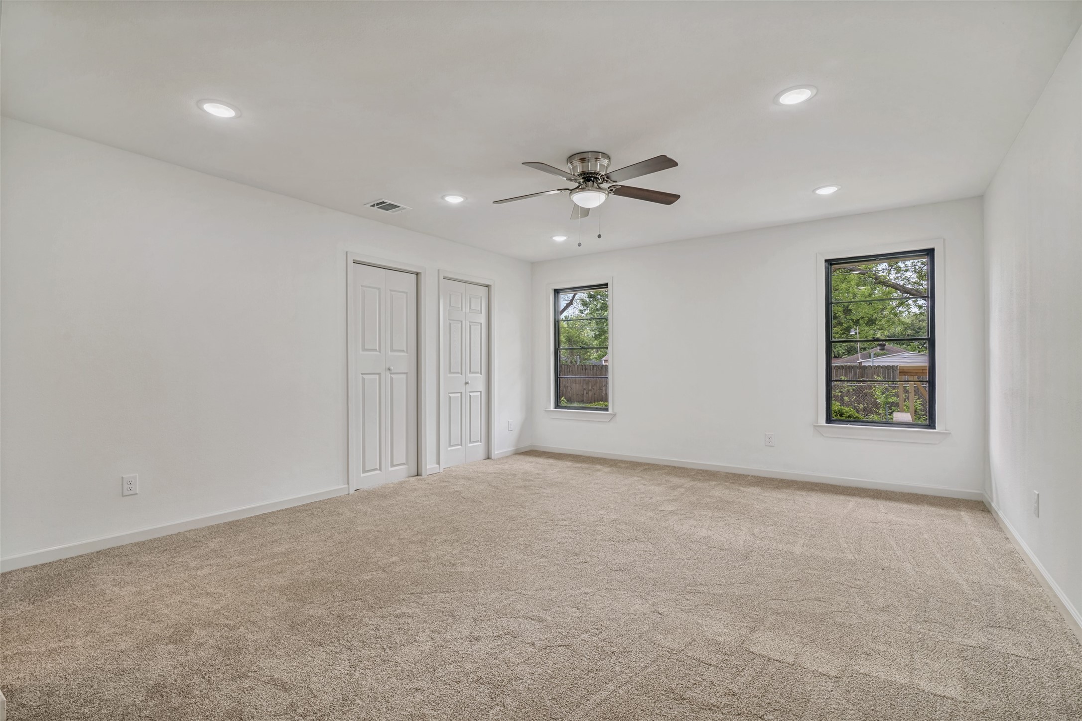 1018 W Avenue F Garland TX 75040
