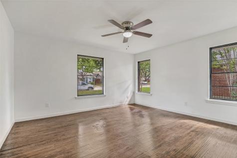 1018 W Avenue F Garland TX 75040