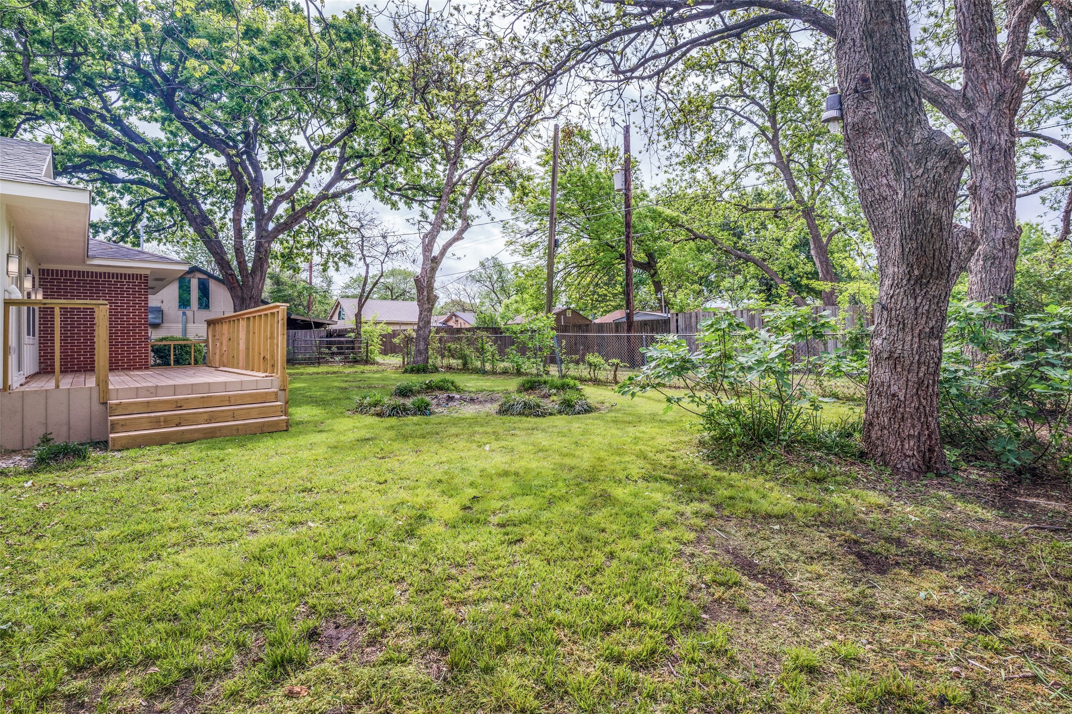 1018 W Avenue F Garland TX 75040