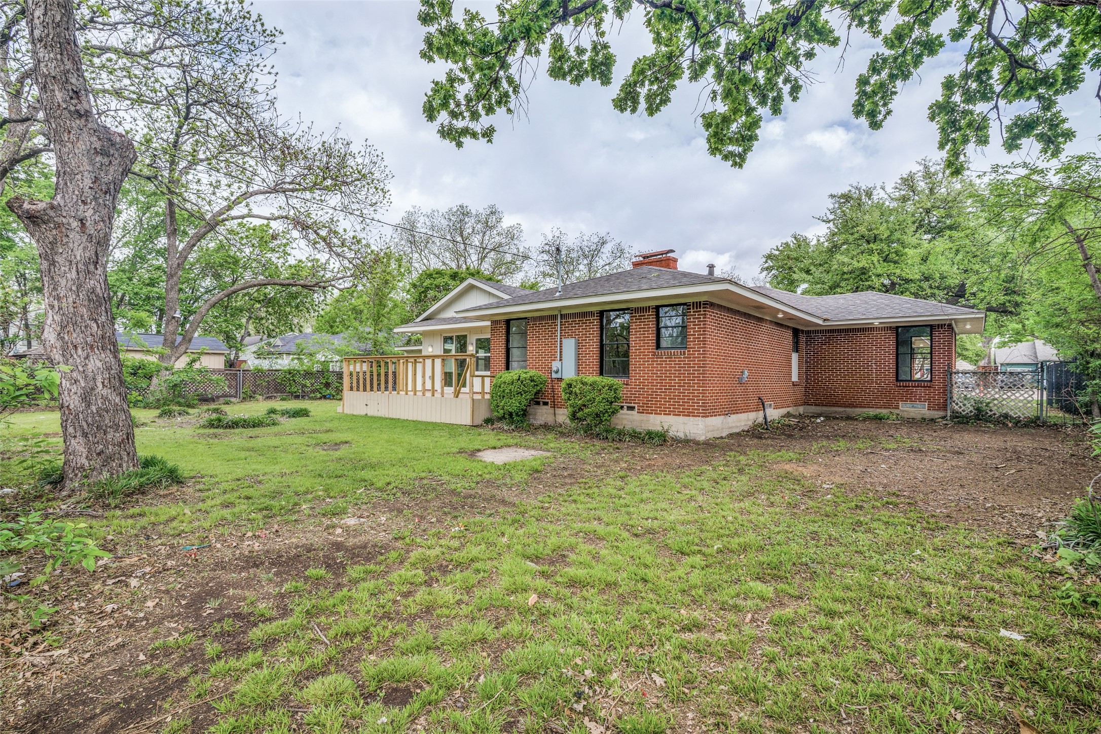 1018 W Avenue F Garland TX 75040