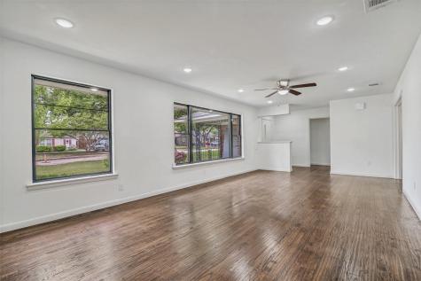 1018 W Avenue F Garland TX 75040