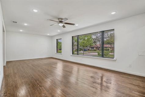 1018 W Avenue F Garland TX 75040