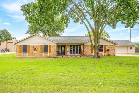 132 Southwood Drive Burleson TX 76028