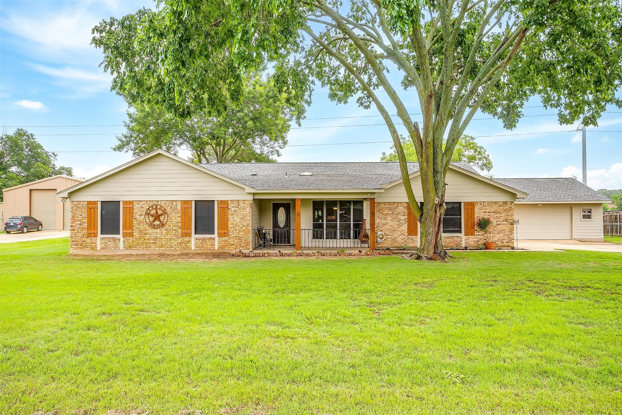 132 Southwood Drive Burleson TX 76028