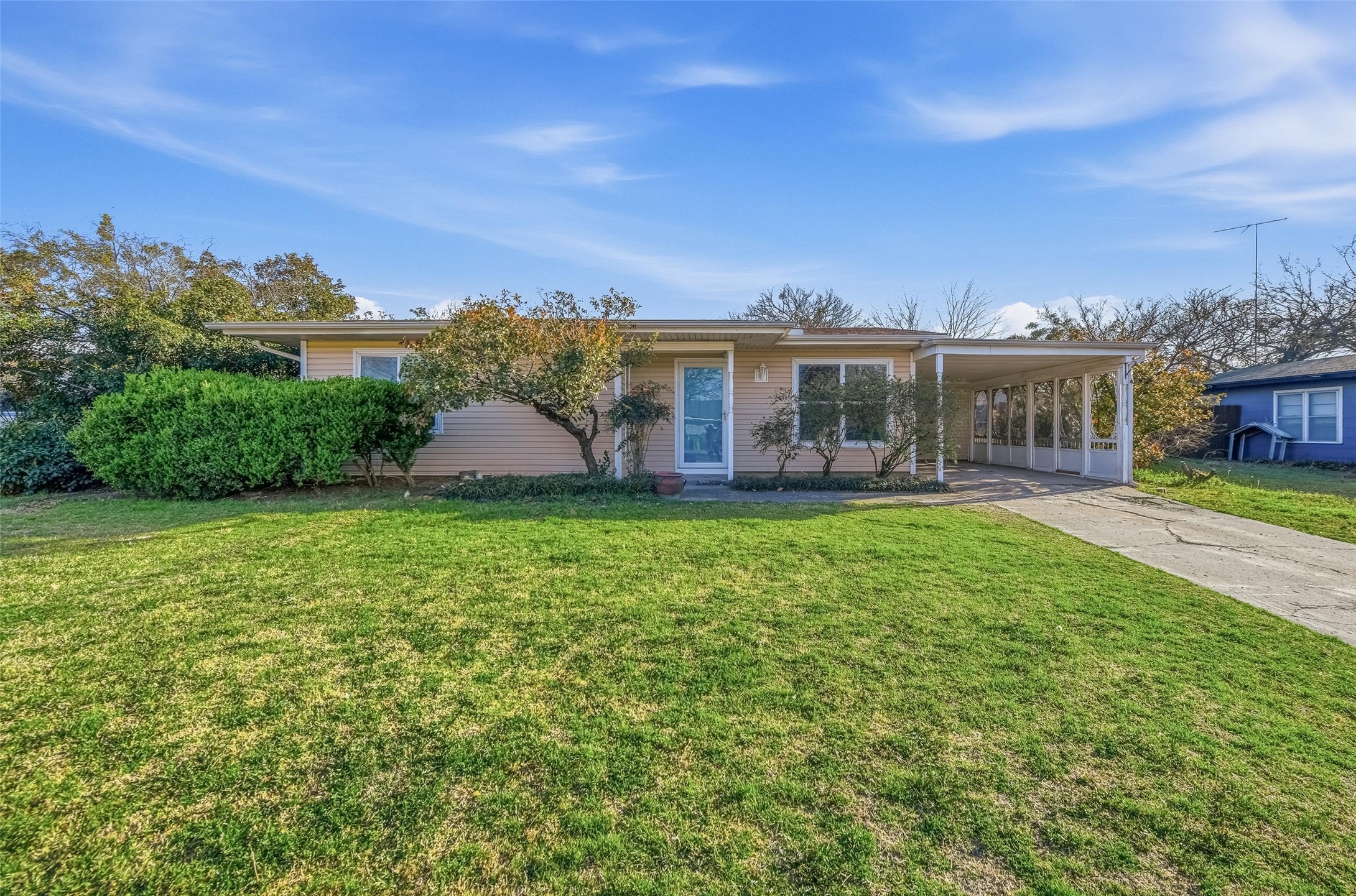 1512 Edison Avenue Bridgeport TX 76426