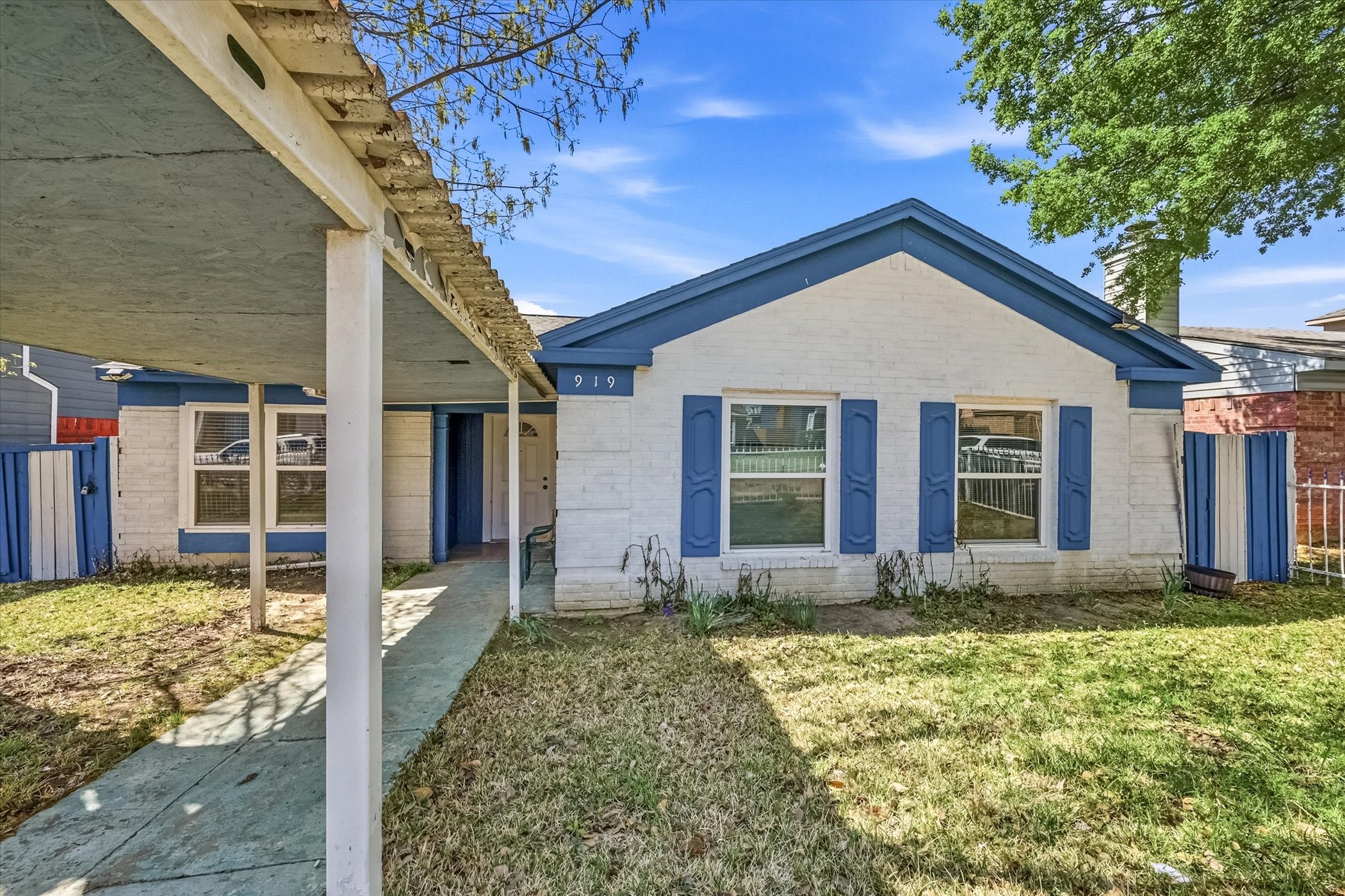 919 Brae Loch Drive Dallas TX 75217