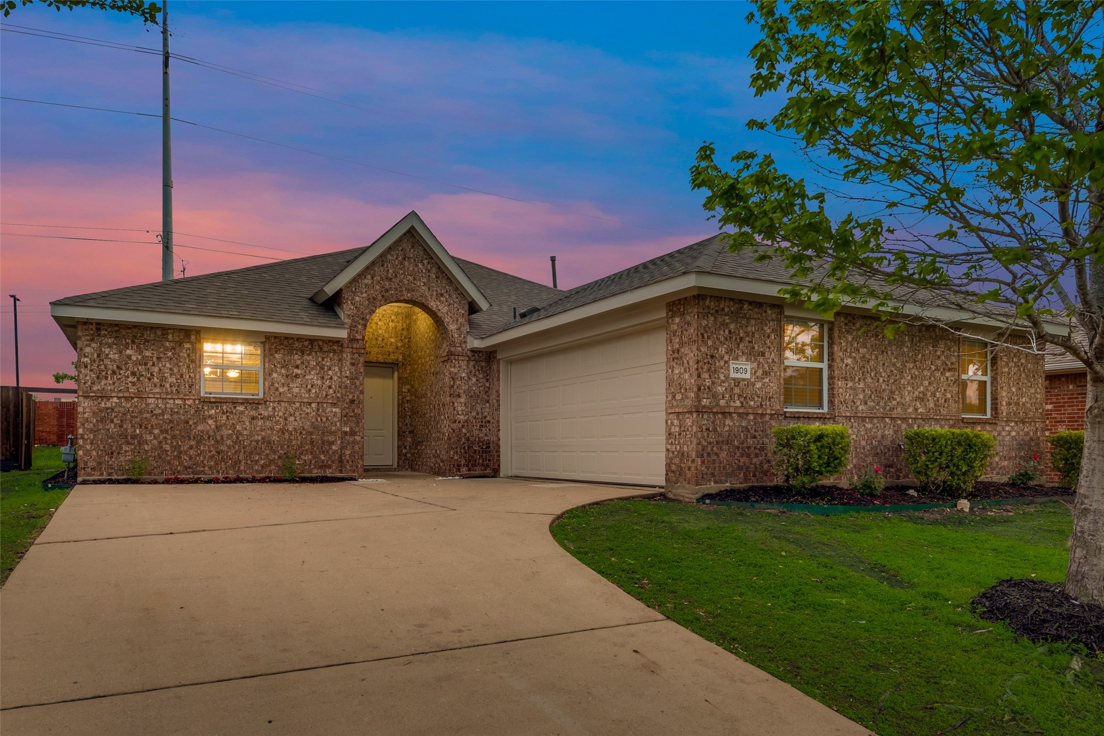 1909 Novel Drive Garland TX 75040