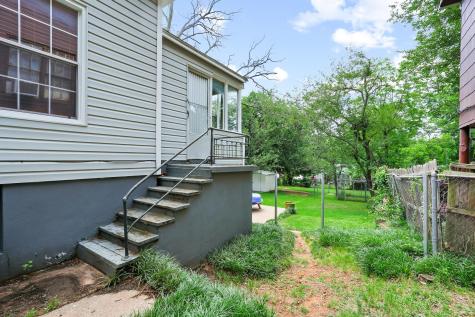 1322 W Chestnut Street Denison TX 75020