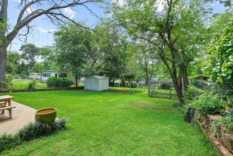 1322 W Chestnut Street Denison TX 75020