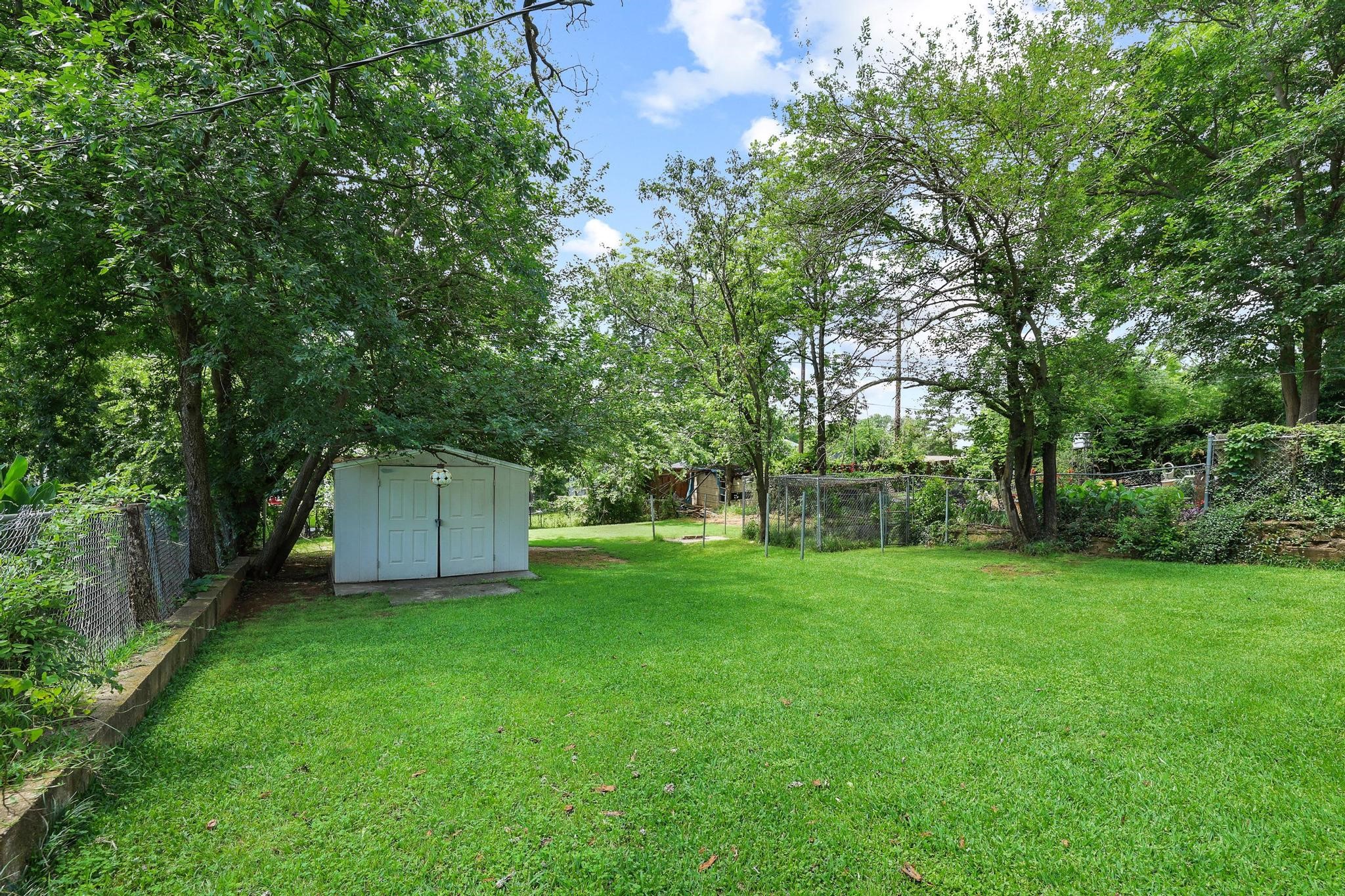 1322 W Chestnut Street Denison TX 75020