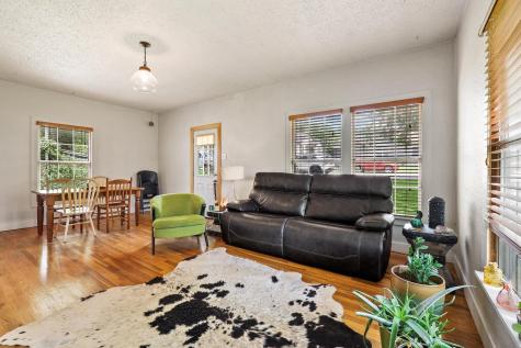 1322 W Chestnut Street Denison TX 75020
