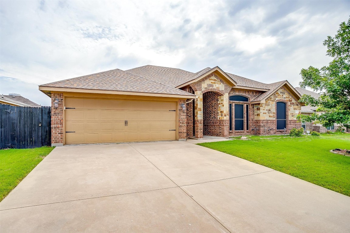 612 Jeffdale Drive Burleson TX 76028