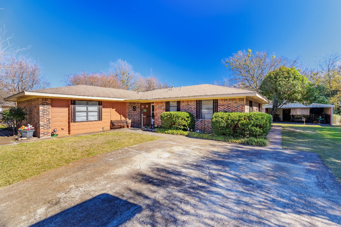 317 N Greenway Drive Quinlan TX 75474