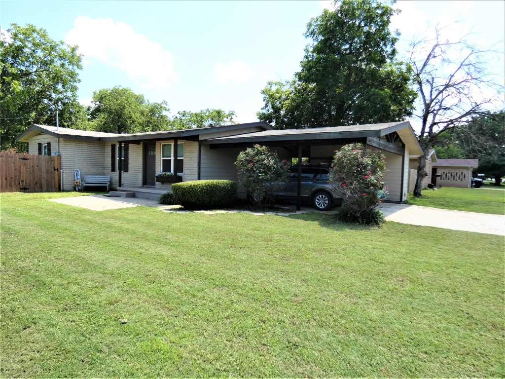 1105 Elizabeth Boulevard Granbury TX 76048