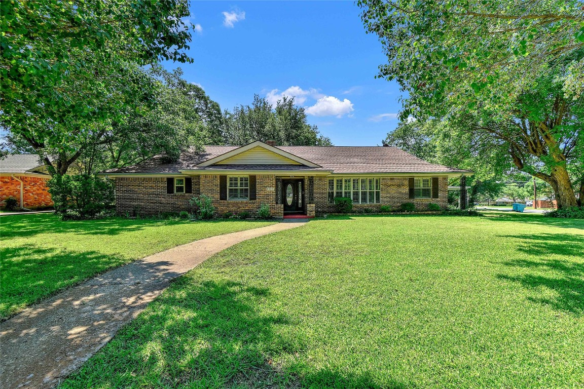 1424 Yarborough Drive Sherman TX 75092