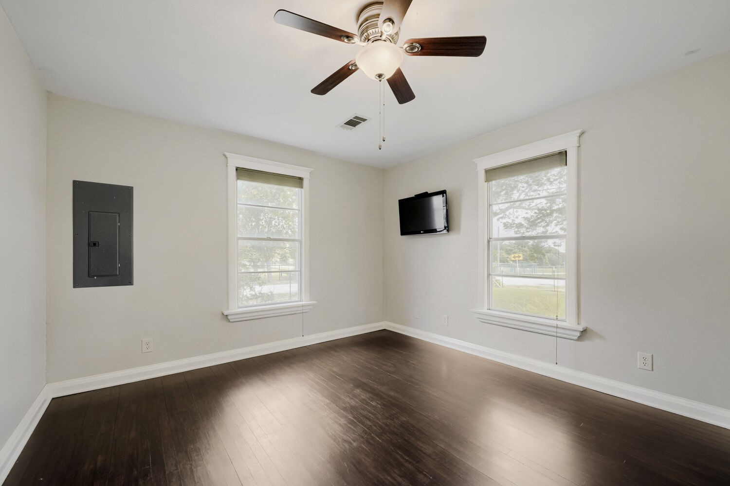 6375 Retta Mansfield Road Burleson TX 76028