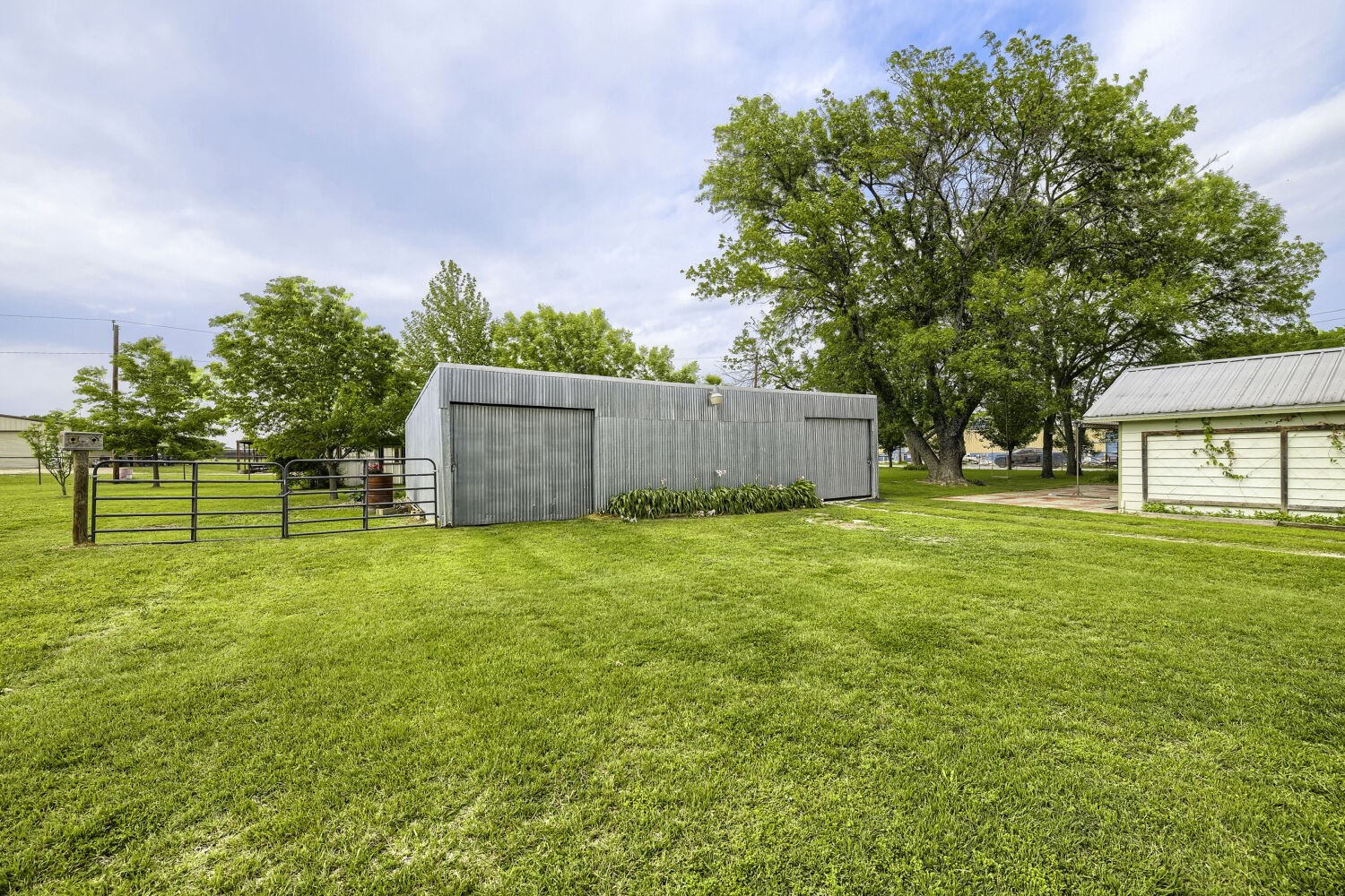 6375 Retta Mansfield Road Burleson TX 76028