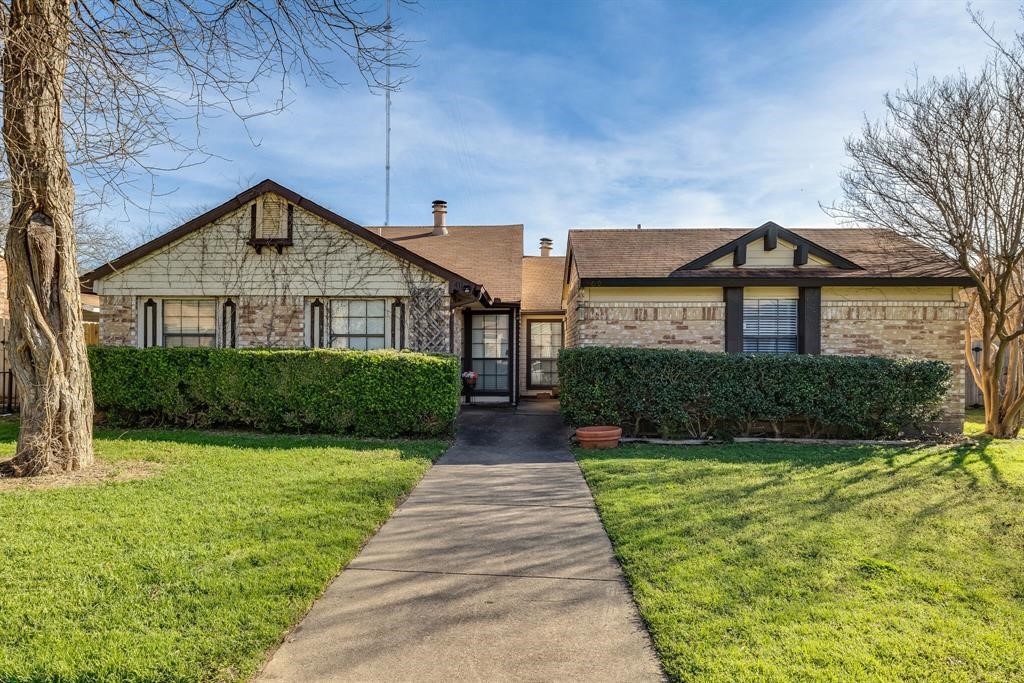 409 411 Dollins Street Cedar Hill TX 75104