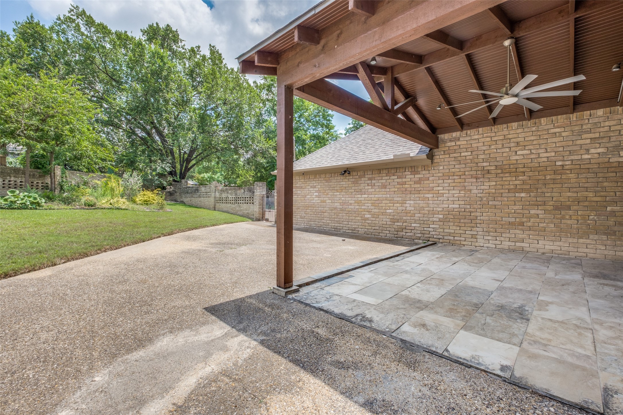 12022 Dixfield Drive Dallas TX 75218