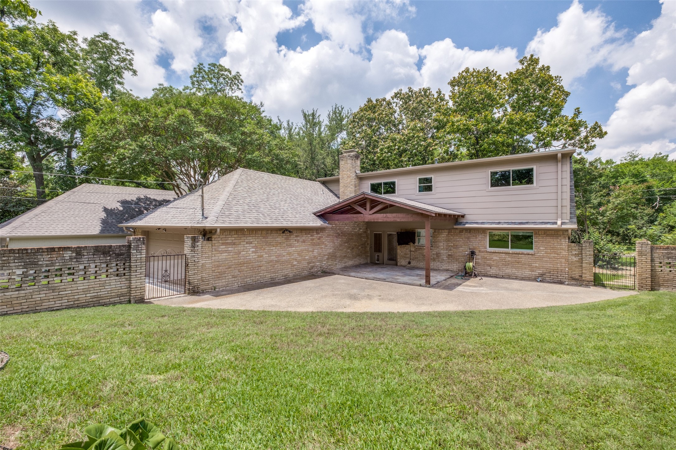 12022 Dixfield Drive Dallas TX 75218